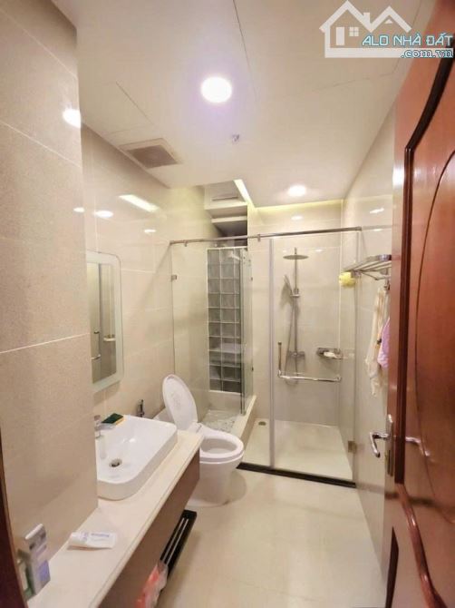 Bán nhà Thủ Đức, Linh Xuân, hẻm đường Số 8, 82m2, 4 tầng, 4PN, SH, 4.85  tỷ - LH: - 4