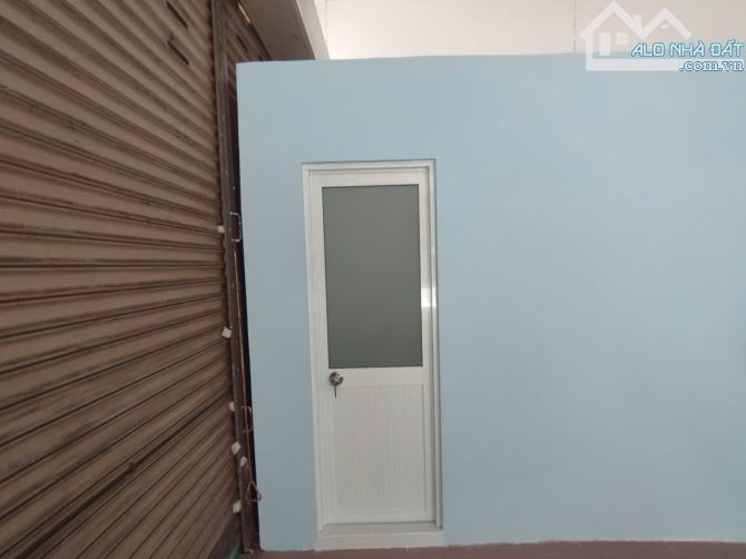 Cho thuê mặt bằng đường Cách mạng tháng Tám, diện tích 6 x 13 - 4