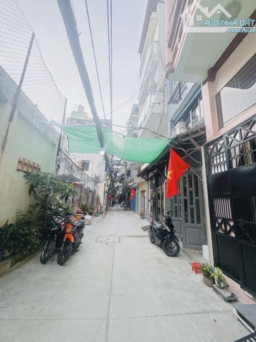 Nhà Nguyễn Đình Chiểu, Q. 3, hẻm 6m , dt: 41m2 nở hậu,  6 tầng, giá  8.x TỶ - 4