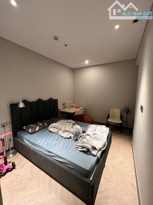 Cần bán căn hộ 2 ngủ 82m2 D