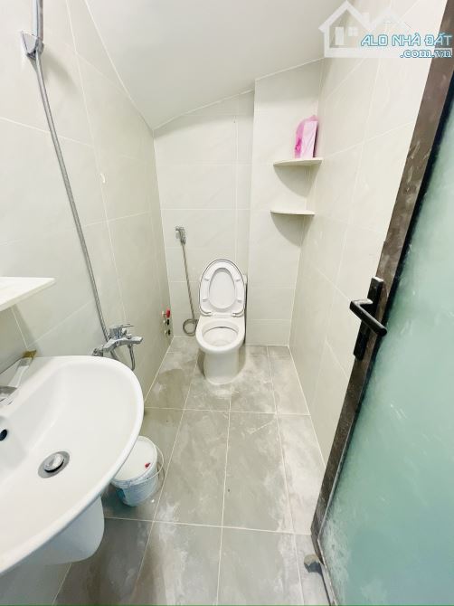 BÁN NHÀ SIÊU ĐẸP 4 TẦNG MỚI 100% DTSD 150M2 Tôn THẤT THUYẾT P.4 Q.4 GIÁ CHÍNH CHỦ 7TY950 - 4