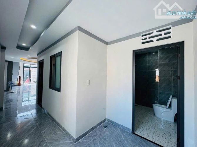 NHÀ 1 TRỆT 1 LẦU NGAY KHU DÂN CƯ TÂN TRIỀU CÁCH CÂY XĂNG BÌNH HÒA CHỈ 5P - 4
