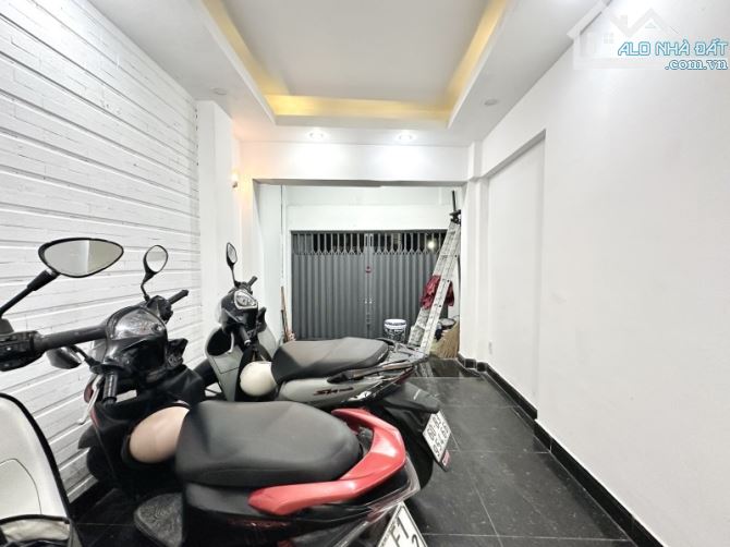 BÁN CHDV 6 TẦNG, TRẦN QUAN KHẢI, QUẬN 1 - 8 PN/ 10 WC -  39M2 - 35Tr/Tháng - 10.39 TỶ - 4