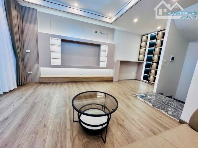 Bán nhà 6 tầng mới keeng, ô tô đỗ cổng, nội thất xịn sò, giao thông thuận tiện, giá 6 tỷ+ - 4