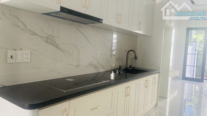 Bán nhà mới mang vali vào ở sau lưng đồng khởi đường ô tô - 4