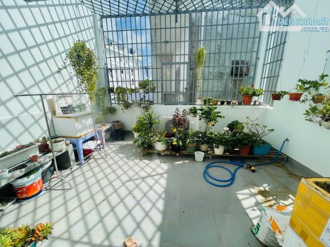 Bán Nhà 1 Trệt 2 Lầu Hẻm Oto Hoàng Hoa Thám 75M2 (5x15) - Giá: 8.3Tỷ tl - 4