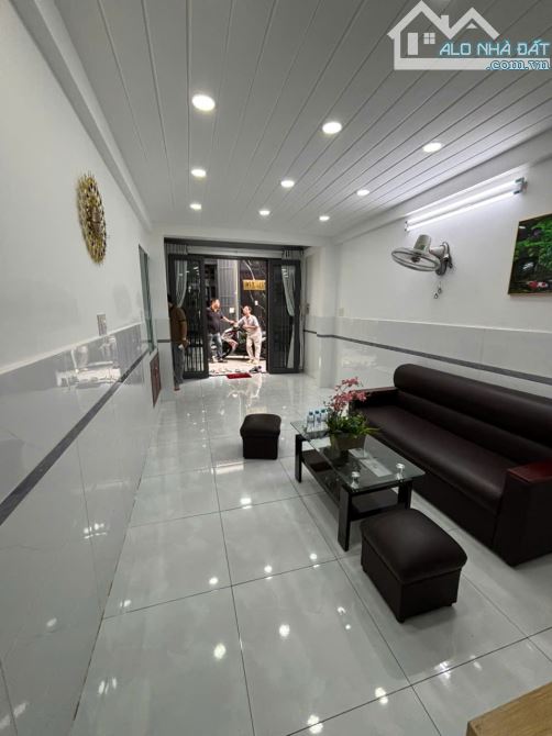 Ngay chợ Thạch Đà 39m 1 trệt 1 lầu tặng Full nội thất chỉ 4,1 tỷ - 4