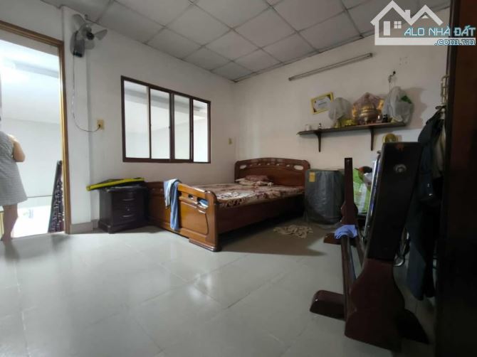 NHÀ 2 TẦNG 134M2 NGANG BỀ THẾ 8M TUYỆT ĐẸP, ĐANG CHIA LÀM 2 CĂN. HẺM XE TẢI THÔNG. TÂN - 4