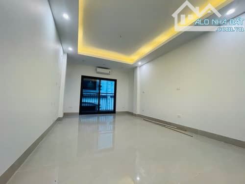 NHÀ MỚI XÂY KIM GIANG, HOÀNG MAI - Ô TÔ QUA NHÀ - NGÕ THÔNG - MẶT TIỀN 4M - 4