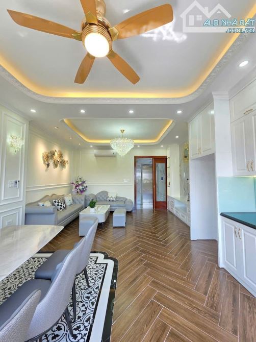 + SIÊU PHẨM-  MẶT CHỢ -VĂN PHÚ -HÀ ĐÔNG - 7TẦNG THANG MÁY  XỊN SÒ- KD ĐỈNH CAO TRUNG - CHÂ - 4