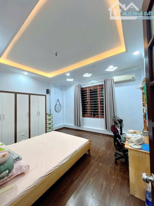 Bán nhà phố Hoàng Quốc Việt, Cầu Giấy, 82m2, ô tô, ngõ thông, kinh doanh, 2 thoáng, 20 tỷ - 4