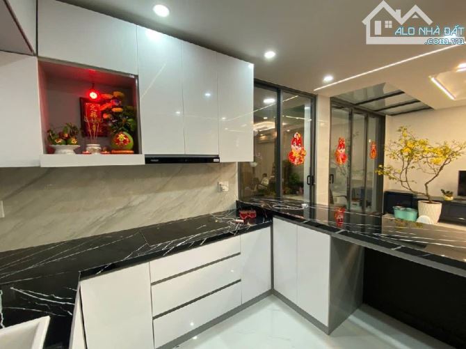 SIÊU PHẨM NHÀ ĐẸP 5 TẦNG HOÀNG LÊ KHA, NỞ HẬU 9.4M DT 86M2 - VÀO Ở NGAY - Chỉ 8.X tỷ - 4