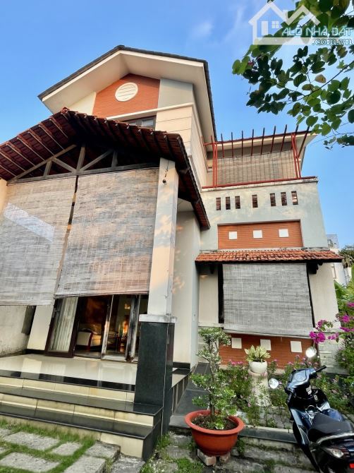 🏡 CẦN BÁN GẤP BIỆT THỰ VƯỜN NGANG KHỦNG 10.5M – 210m² 💰 Giá chỉ 8.55 TỶ – 2 tầng BTCT, 3 - 4