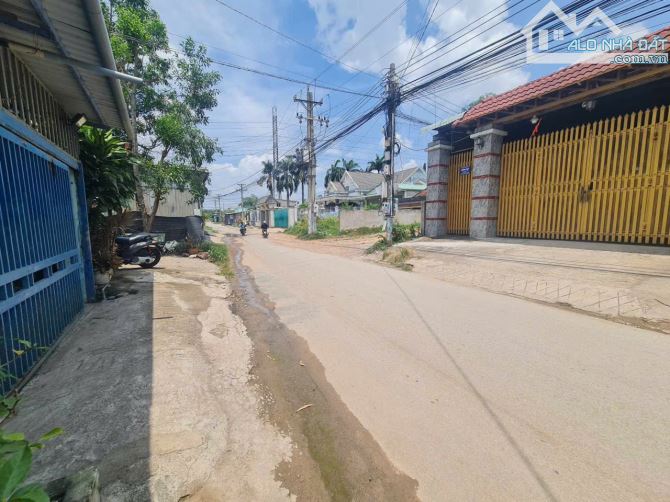 Bán nhà MẶT TIỀN kinh doanh cực đỉnh,ngang KHỦNG 18M,giá chỉ 15tr/m2 - 4