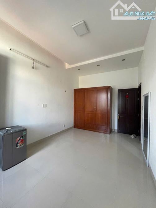Chỉ 7 Tỷ Nhà 2 Tầng Quận 7–Sát Mặt Tiền Huỳnh Tấn Phát-Khu Hoàn Cầu – DT 100 m² - 4