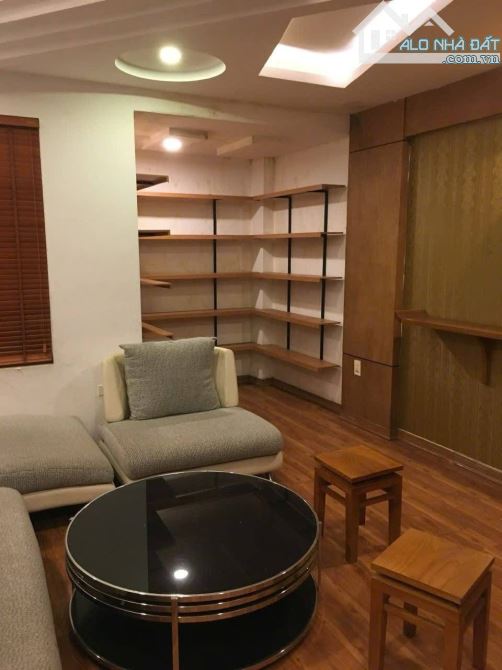 🛖: bán 4 tầng, mặt đường Nguyễn Bỉnh Khiêm, Đông Hải 2,DT 80m2, đường 39m 💸: 6,2 tỷ (dc0 - 4