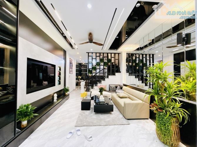 NHÀ PHỐ PHƯƠNG MAI 46M², 4 TẦNG, MẶT TIỀN 4.1M, GIÁ 10.7 TỶ – Ô TÔ ĐỖ CỬA - 4
