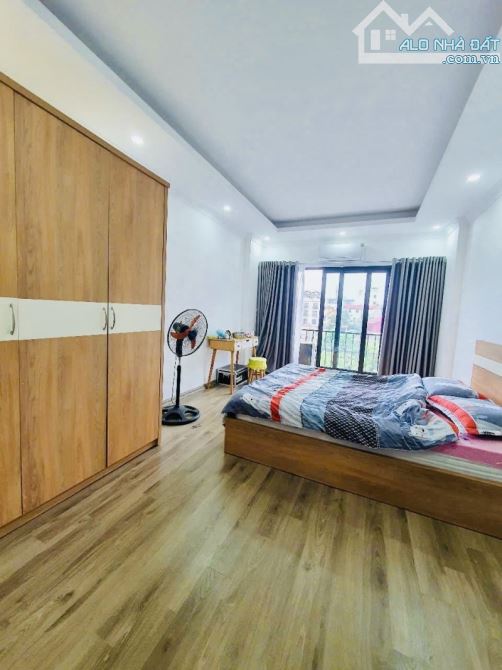 Bán nhà Bát Khối,Cự Khối 5 tầng,30m,view hồ,oto đỗ cửa nhỉnh 5 tỷ - 4
