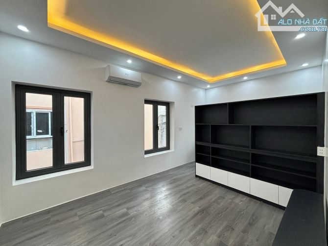 Bán tập thể Hồ Tùng Mậu, tầng 5 lô góc 2 ngủ 2 vs, nội thất mới tinh - 4