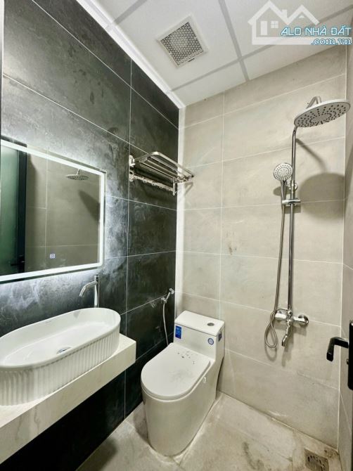 Tòa CHDV Cao Cấp -180m2/5 Tầng - Gần Lotte Nguyễn Văn Lượng - Gò Vấp - Doanh Thu 2 Tỷ/Năm - 4
