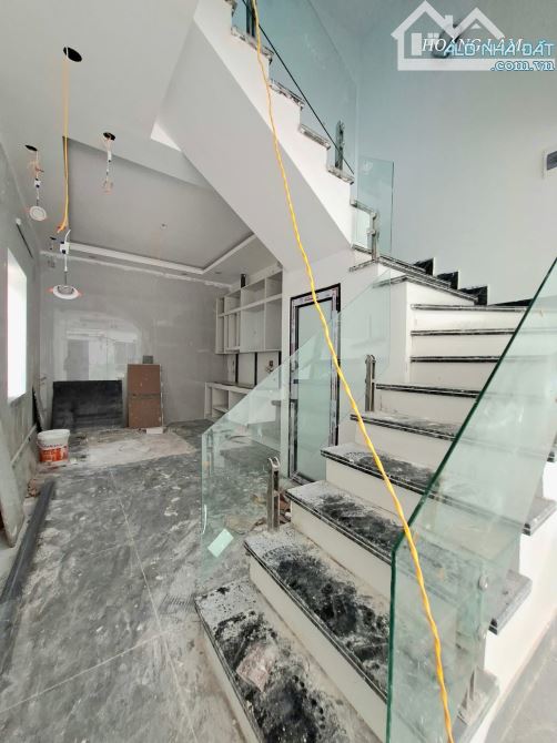 Nhà 4 tầng xây mới thiết kế hiện đại tacxi đỗ cửa phố Kiều Sơn - 5