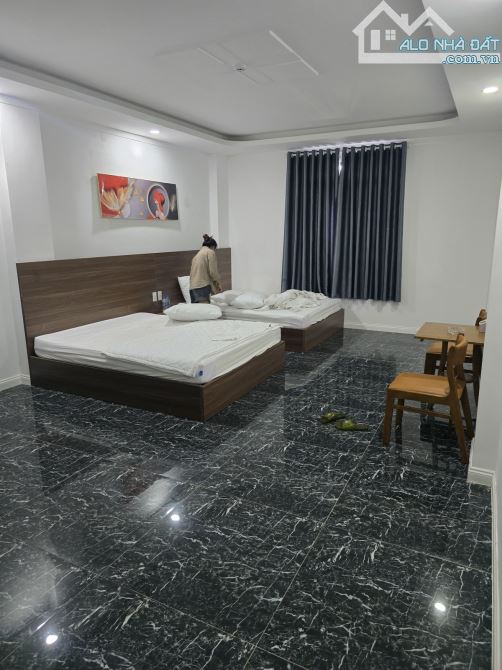BÁN KHÁCH SẠN 6 TẦNG, THANG MÁY – 30 PHÒNG, THU NHẬP TRÊN 200TR/TH, CHỈ 25 TỶ. - 5
