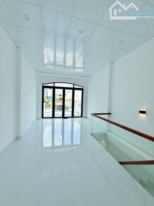 BÁN NHÀ MẶT TIỀN KINH DOANH ĐÔNG HƯNG THUẬN, 95m2 2 Tầng Mới Đẹp, ngay Tham Lương giáp TB - 5