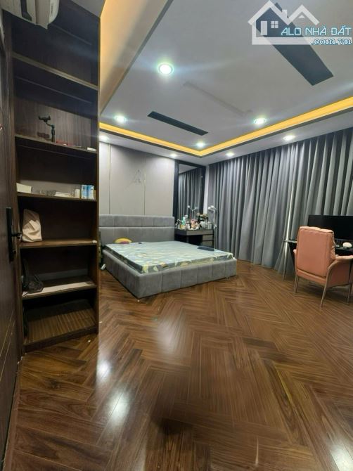 NHÀ ĐẸP LUNG LINH ĐẸP NGAY NGUYỄN QUÝ YÊM - 112m²-5.9 x 18.2M- 5 TẦNG- 14TỶ - 5