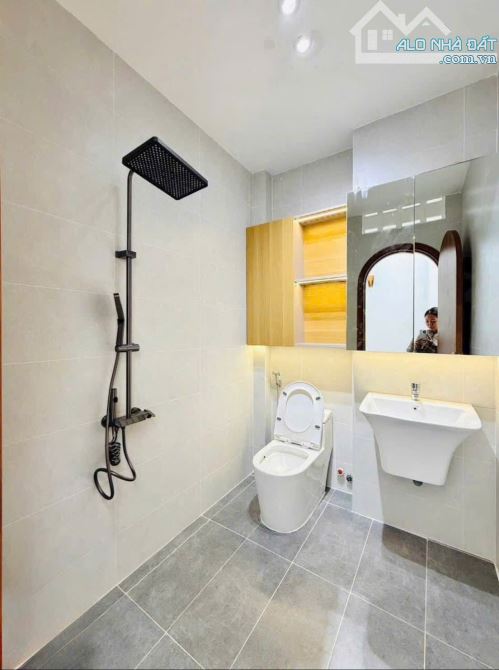 Nhà Nơ Trang Long 34.6m2 xây 1 trệt 2 lầu, gần Trường Mầm non 7A. Sổ sẵn, giá 3 tỷ 150 - 5