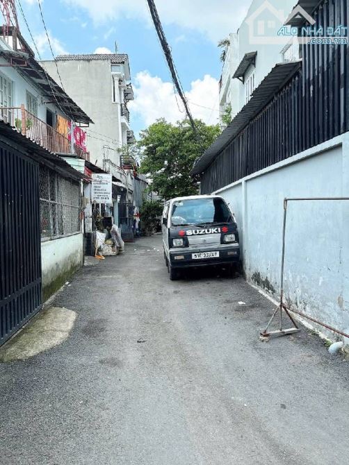 BÁN NHÀ ĐẸP-ĐƯỜNG XE HƠI- LINH XUÂN, Dt- 79m² (4 x 20)- chỉ: 4,7 tỷ - 5
