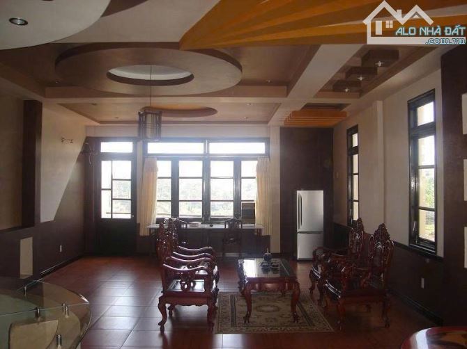 Bán căn nhà ở phố Nhà Chung - Tp Đạt Lạt. -138m2 -  13.8 tỷ - 5