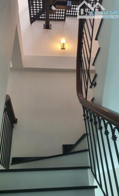 Hot Hot Khương Trung Thanh Xuân DT:42m2 4T MT:3.7m 11 tỷ - 5