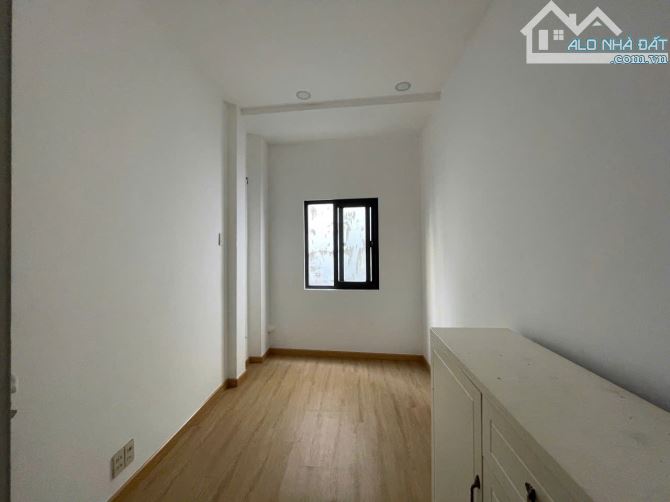 Bán nhà hẻm 108// Thích Quảng Đức. 4.7x7. 1 lầu. Gía 4 tỷ 8 - 5