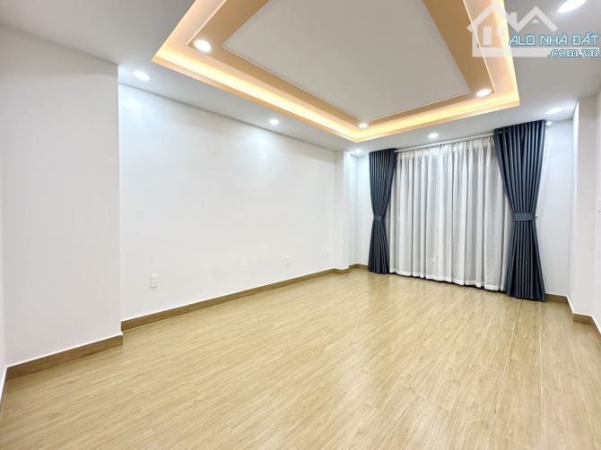 Bán nhà Bình Thạnh - Khu D nổi tiếng - 4 tầng mới - hẻm 8m kinh doanh - 5