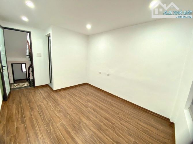 🌹BÁN NHÀ SIÊU HIẾM ĐÊ LA THÀNH - NỘI THẤT NHƯ KHÁCH SẠN 5 SAO - NGÕ 3 GÁC TRÁNH - 33m2 - - 5