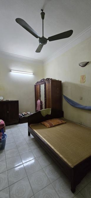 Bán nhà mặt ngõ 105 Hồng Hà ( ngõ to như phố) Sổ 70m2 - Mặt tiền 5,8m - Có vỉa hè lớn. - 5