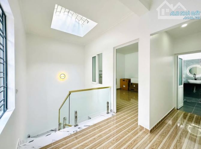 SIÊU PHẨM VÕ CHÍ CÔNG - HOÀNG QUỐC VIỆT 40M2- 5TẦNG - 7TỶ Ở , ĐẦU TƯ ĂN NGAY - 5