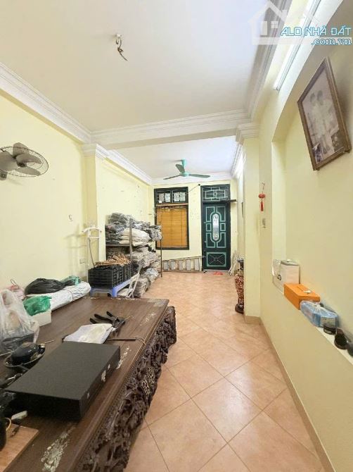 Trần Quang Diệu - Mặt phố kinh doanh - Vỉa hè ô tránh trước nhà - Vị trí rất ít nhà bán - 5