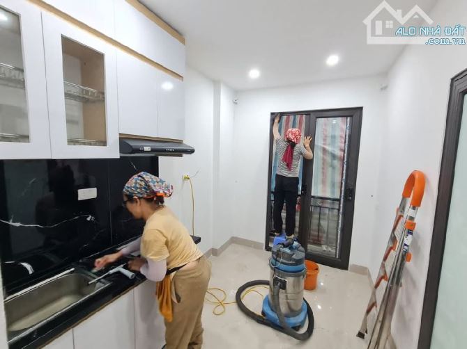 LÔ 2 THOÁNG - CC MINI- ĐỐNG ĐA - Ô TÔ CÁCH 10M -80TR/ THÁNG - 90M2 GIÁ 14 TỶ - 5