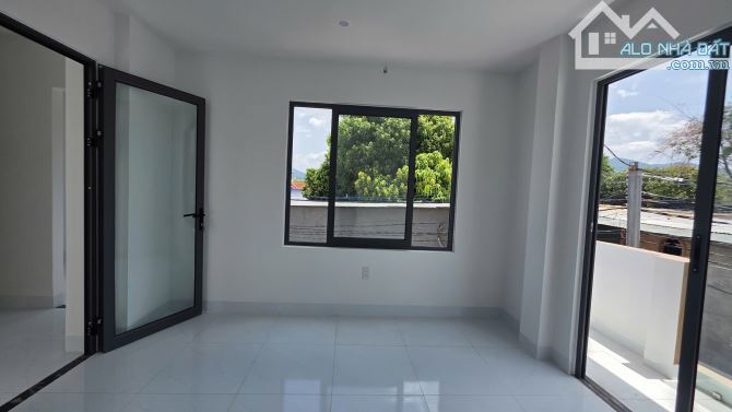 🔥 Bán nhà đẹp đường ô tô 2 tầng tại thị trấn Diên Khánh ✅ S: 72m2 💥2.7 tỷ - 5