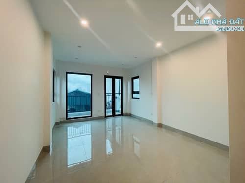 NHÀ MỚI XÂY KIM GIANG, HOÀNG MAI - Ô TÔ QUA NHÀ - NGÕ THÔNG - MẶT TIỀN 4M - 5