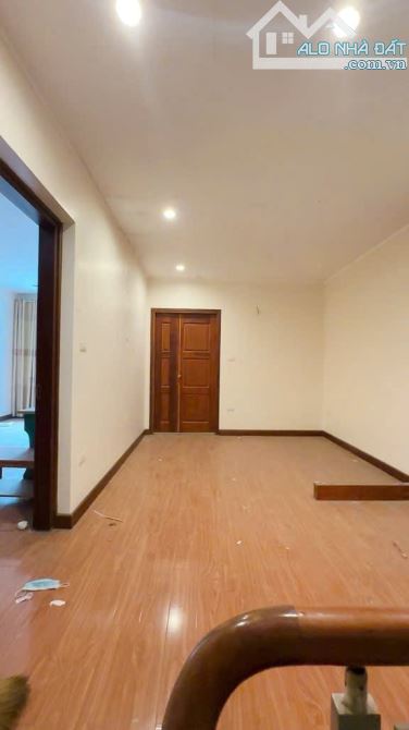 BÁN NHÀ NGÕ 127 HÀO NAM – GẦN PHỐ – DT 65M², 5 TẦNG, MT 6.8M – GIÁ 12.7 TỶ - 5