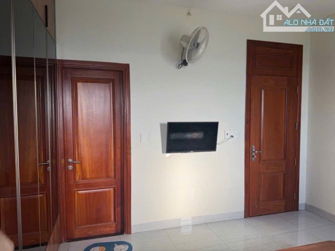 NHÀ 5 tầng, đường THỚI AN 28, phường THỚI AN Q.12, DT 63m2( 4,5m x 14m)đường 12m - 5