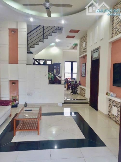 🏡 CẦN BÁN GẤP BIỆT THỰ VƯỜN NGANG KHỦNG 10.5M – 210m² 💰 Giá chỉ 8.55 TỶ – 2 tầng BTCT, 3 - 5
