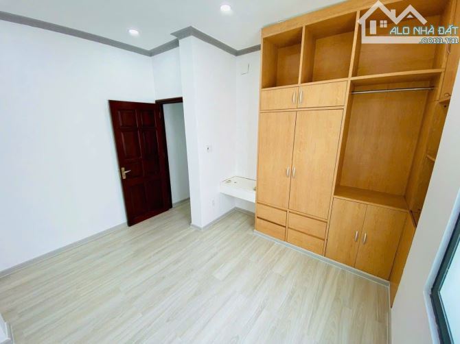 CHỦ HẠ SÂU GẦN NGUYỄN DUY TRINH🔥6 TỶ 600 nhà 3 Tầng 🔥4 PHÒNG NGỦ, 3 WC🔥TRUNG TÂM QUẬN 2 - 5