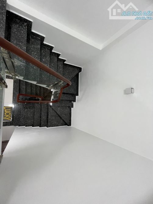Bán nhà hẻm 30/51 Lâm Văn Bền, Quận 7 nội thất cao cấp, 6 tỷ 6, 35m2, 2PN 3WC - 5