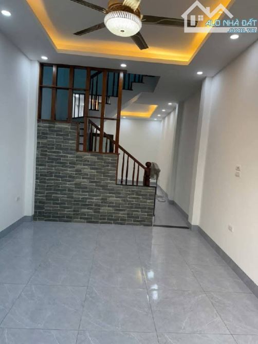 Bán nhà, Phụng Châu, nhà đẹp ở ngay, ô tô đỗ cửa, 40m, Nhỉnh 3 tỷ - 5