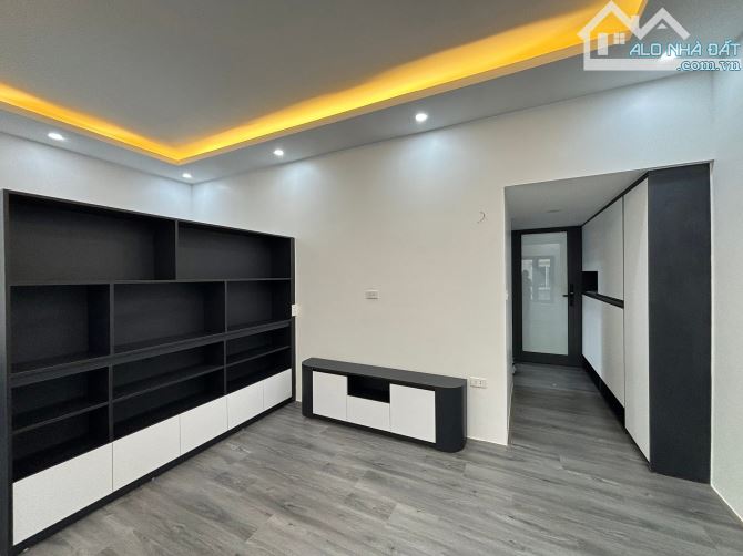Bán tập thể Hồ Tùng Mậu, tầng 5 lô góc 2 ngủ 2 vs, nội thất mới tinh - 5
