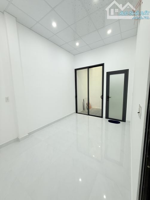 BÁN NHÀ MẶT TIỀN KINH DOANH ĐÔNG HƯNG THUẬN, 95m2 2 Tầng Mới Đẹp, ngay Tham Lương giáp TB - 6