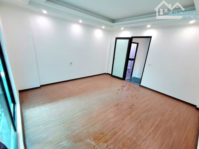 5.55 TỶ-30M2-5 TẦNG MỚI-10M RA Ô TÔ-KHUYẾN LƯƠNG-VÀNH ĐAI 3-TAM TRINH - 6